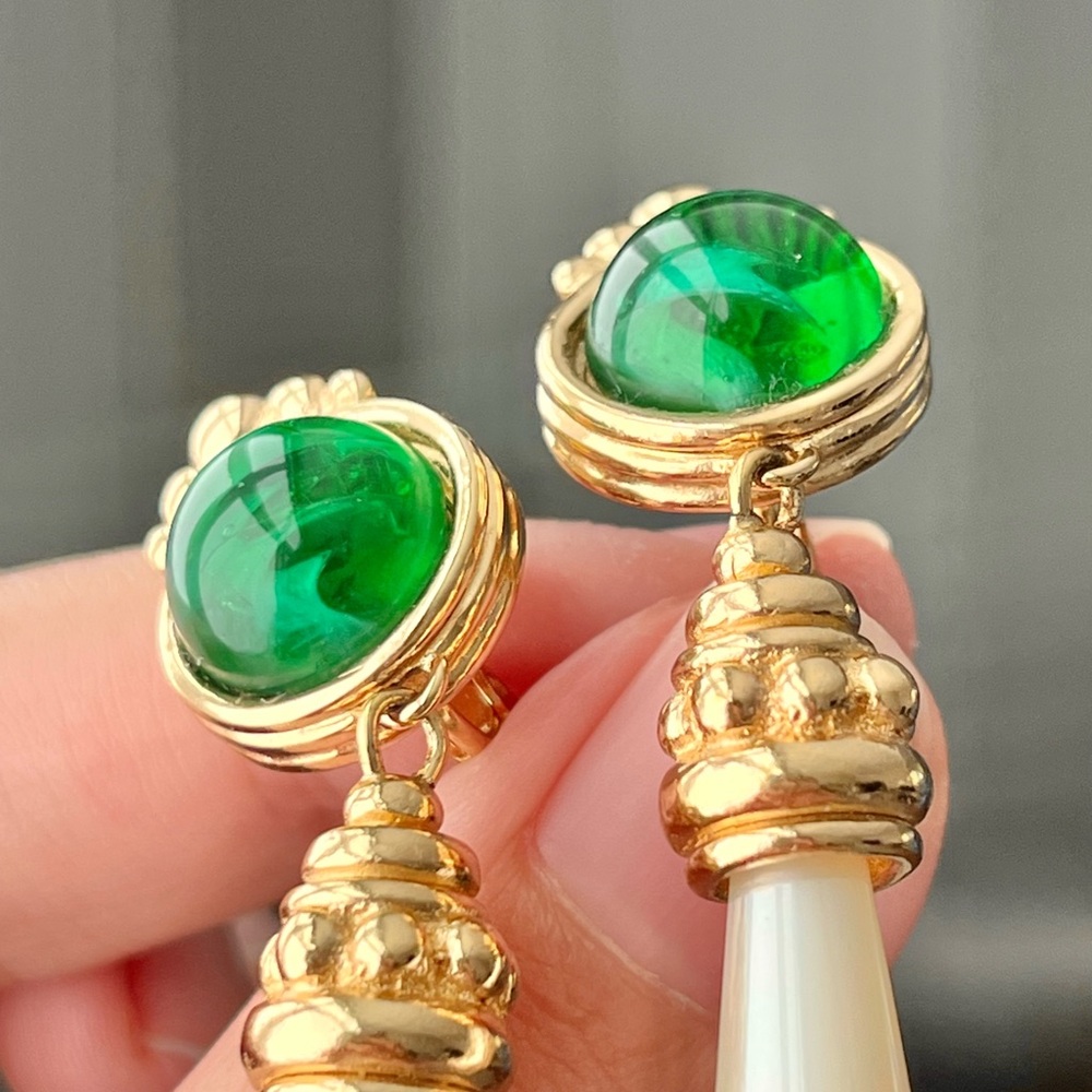 Vintage Christian Dior Green Swirly Glass Long Teardrop Pearl Dangle Earrings - Picture 8 of 14